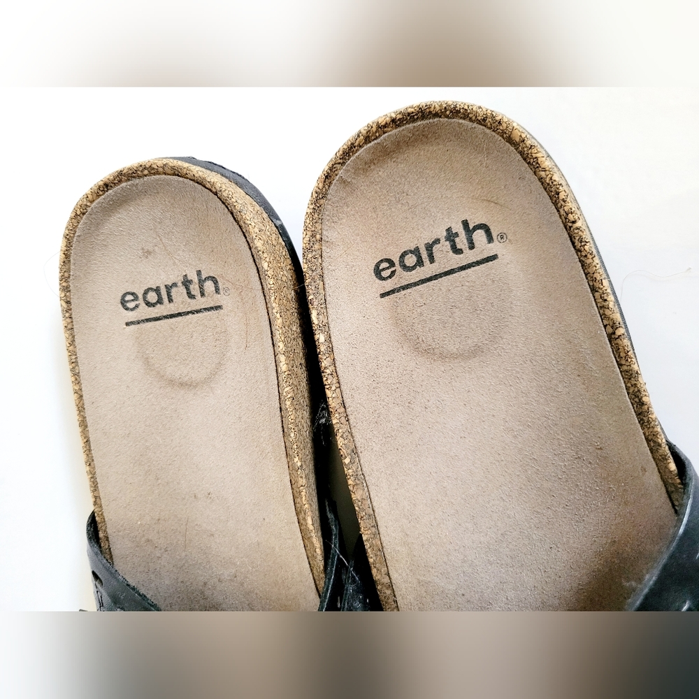 Earth Sand Antigua Women's Perforated Genuine Leather Slide Sandals Black US 9.5 - Picture 2 of 16